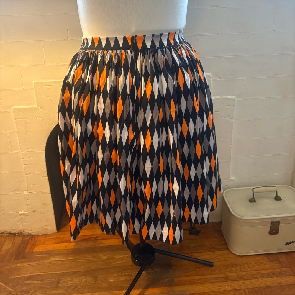 Pinup Couture Halloween Harlequin Jenny Skirt with Pockets - Picture 2 of 4